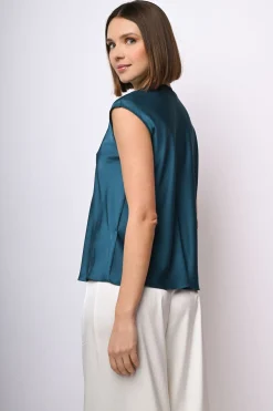 T-shirt con scollo a V profilato in strass